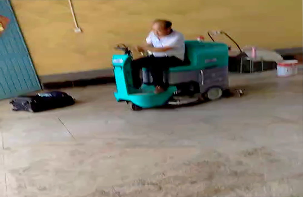 科力德洗地機(jī)工作狀態(tài)不好的原因有哪些方面